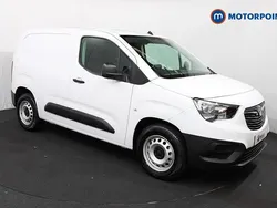White New 2024 Vauxhall Combo MPV | £12,999 (Super price)