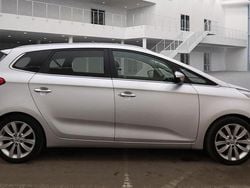 Bright silver Used 2016 Kia Carens MPV | £7,975 (Fair price)