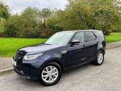 Blue Used 2018 Land Rover Discovery 5 SE SUV | £13,995 (Fair price)