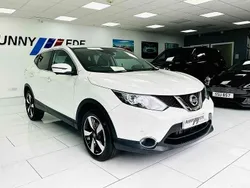 White Used 2016 Nissan Qashqai N-Connecta SUV | £10,350 (Good price)