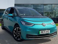 Makena turquoise metallic black Used 2021 VW ID.3 Pro Hatchback | £15,009 (Fair price)