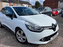 White Used 2014 Renault Clio IV Dynamique Hatchback | £3,595 (Fair price)