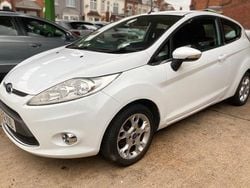 White Used 2012 Ford Fiesta Zetec Hatchback | £2,395 (Good price)