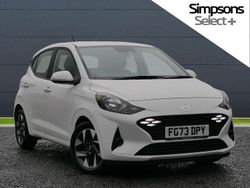 White Used 2023 Hyundai i10 Advanced Hatchback | £14,395 (Fair price)