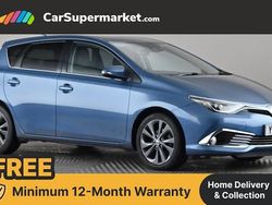 Blue Used 2017 Toyota Auris Hatchback | £10,497 (Fair price)