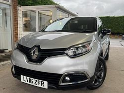 Silver/black Used 2016 Renault Captur Dynamique SUV | £6,195 (Fair price)