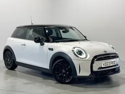 White Used 2022 Mini Cooper Classic Hatchback | £17,999 (Fair price)
