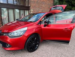 Red Used 2016 Renault Clio IV Dynamique Hatchback | £4,695 (Fair price)