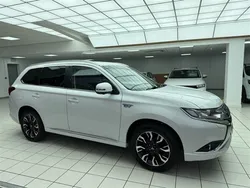 White Used 2017 Mitsubishi Outlander SUV | £12,499 (Fair price)