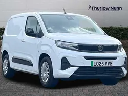 Kaolin white New 2025 Vauxhall Combo MPV | £22,400 (Expensive)