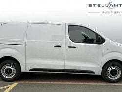White New 2024 Citroën Dispatch MPV | £19,995 (Fair price)