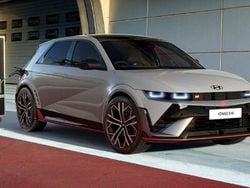 New 2025 Hyundai Ioniq 5 SUV | £62,272 (Fair price)