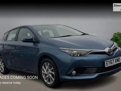 Blue Used 2017 Toyota Auris Business Edition Hatchback | £6,756 (Good price)