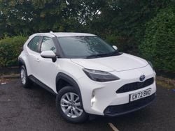 White Used 2022 Toyota Yaris Hybrid Estate | £18,998 (Good price)