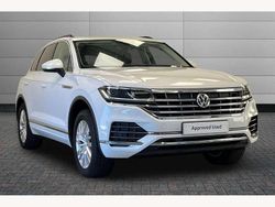 White Used 2019 VW Touareg SEL SUV | £24,990 (Fair price)