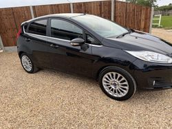 Black Used 2014 Ford Fiesta Titanium Hatchback | £3,495 (Fair price)