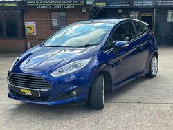 Blue Used 2016 Ford Fiesta Zetec Hatchback | £5,495 (Fair price)