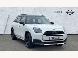 White New 2025 Mini Countryman Exclusive SUV | £35,295 (A bit pricey)