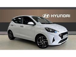 White Used 2024 Hyundai i10 Premium Hatchback | £15,582 (Fair price)