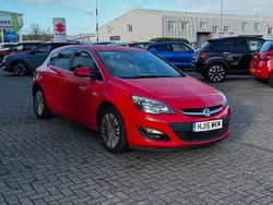 Red Used 2015 Vauxhall Astra Excite Hatchback | £4,995 (Super price)