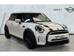 White Used 2024 Mini Cooper Classic Hatchback | £18,495 (Fair price)