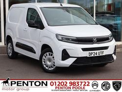 White Used 2024 Vauxhall Combo S MPV | £15,290 (Fair price)