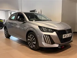 Cumulus grey New 2025 Peugeot 208 Style Hatchback | £19,995 (Fair price)