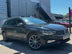 Grey Used 2020 VW Passat SEL Estate | £13,800 (Fair price)
