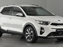 White Used 2019 Kia Stonic 3 SUV | £10,750 (Fair price)