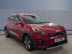 Red Used 2022 Kia Niro 3 SUV | £18,477 (Good price)