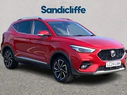 Tri coat dynamic red Used 2022 MG ZS Exclusive Sedan | £14,350 (Fair price)