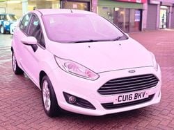 White Used 2016 Ford Fiesta Zetec Hatchback | £4,195 (Good price)