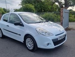 White Used 2010 Renault Clio II Extreme Hatchback | £1,995 (Fair price)