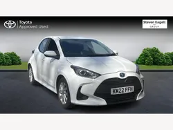 White Used 2022 Toyota Yaris Hybrid Hatchback | £16,204 (Good price)
