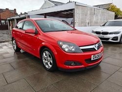 Red Used 2006 Vauxhall Astra Sport Hatchback | £1,465 (Good price)
