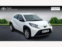 White Used 2022 Toyota Aygo X PURE SUV | £11,272