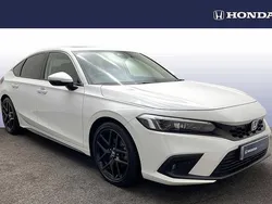 Platinum white Used 2022 Honda Civic Advance | £26,990 (A bit pricey)