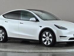 White Used 2022 Tesla Model Y Long Range AWD SUV | £25,498 (Fair price)