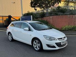 White Used 2014 Vauxhall Astra SRi Estate | £3,795 (Fair price)