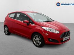 Red Used 2015 Ford Fiesta Zetec Hatchback | £4,999 (Good price)