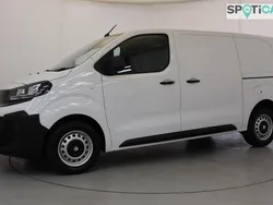 White Used 2024 Vauxhall Vivaro S Van | £18,999 (Good price)