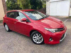 Red Used 2014 Toyota Auris Hatchback | £3,990 (Good price)