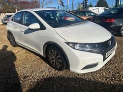 White Used 2013 Honda Civic SE Hatchback | £2,495 (Fair price)