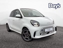 White Used 2021 Smart ForFour Electric Drive Premium Hatchback | £7,499 (Fair price)