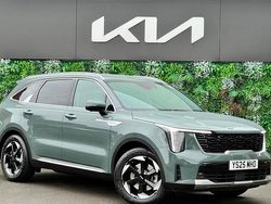 Green Used 2025 Kia Sorento SUV | £40,995 (Good price)