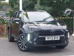 Black Used 2022 Toyota Yaris Hybrid Design Estate | £18,698 (Fair price)