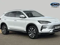 Snow white Used 2025 BYD Seal U Boost SUV | £28,195