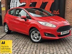 Red Used 2014 Ford Fiesta Zetec Hatchback | £5,469 (Fair price)