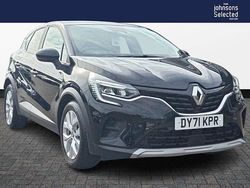 Black Used 2021 Renault Captur Iconic SUV | £11,955 (Fair price)