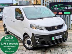 White Used 2021 Peugeot e-Expert Van | £12,000 (Fair price)